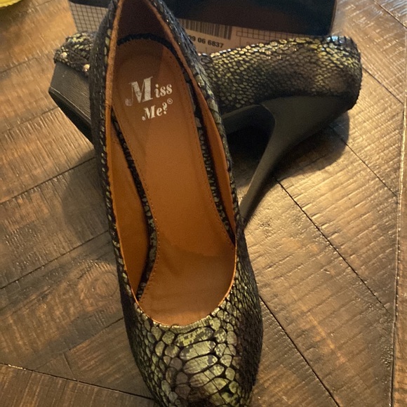 Platform Heels - Picture 3 of 5